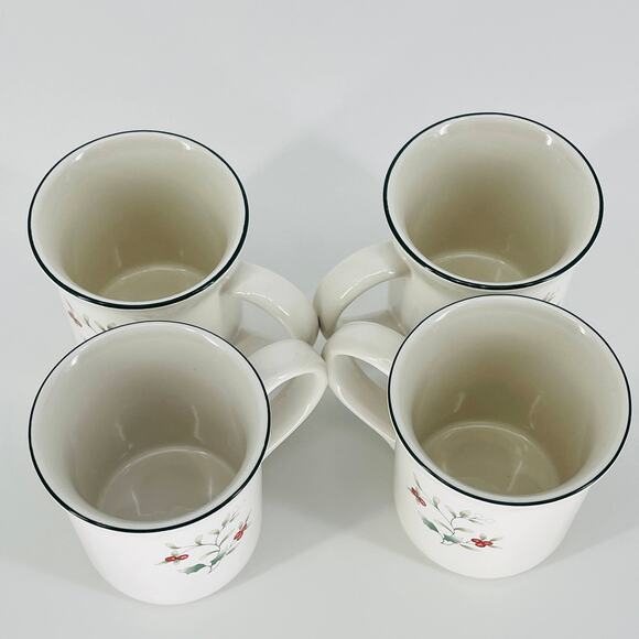 Pfaltzgraff Winterberry Ceramic Tea Cups / Coffee Mugs 4" Tall - Set of 4 - GUC - Picture 8 of 11
